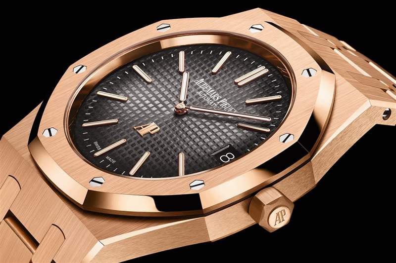 愛彼推出配備全新機(jī)芯的皇家橡樹“Jumbo”超薄款（Ref. 16202）-復(fù)刻表