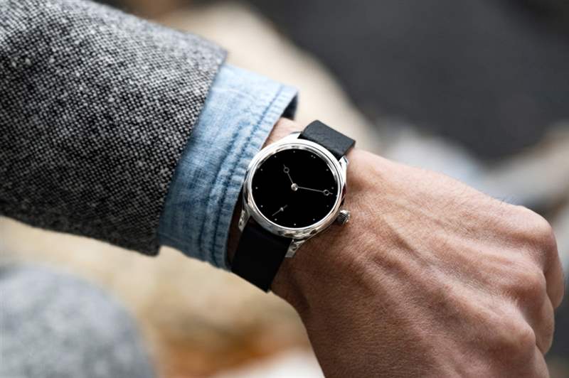 H. Moser & Cie.最新Endeavour Small Seconds Total Eclipse-復(fù)刻表