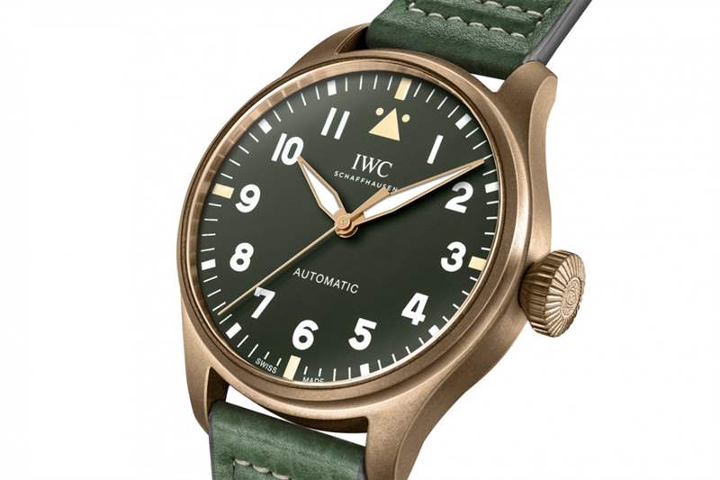 IWC萬國最新Big Pilot's Watch 43 Spitfire注入懷舊味及軍表設(shè)計(jì)-復(fù)刻表