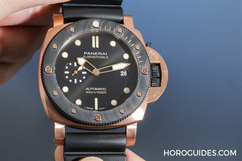 紅金+碳纖維同步現身|沛納海Submersible Goldtech? Orocarbo 44mm-PAM01070-復刻表