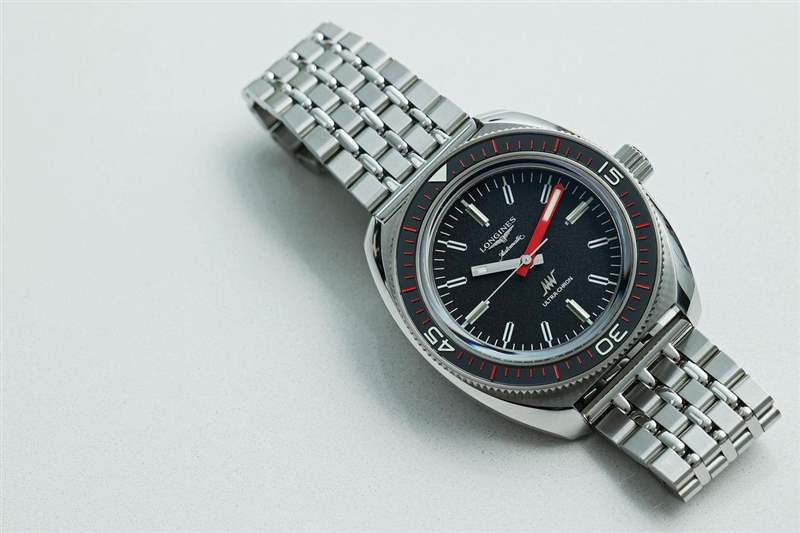 重新踏入高振頻世界!浪琴發表全新Ultra-Chron超級天文臺腕表-復刻表