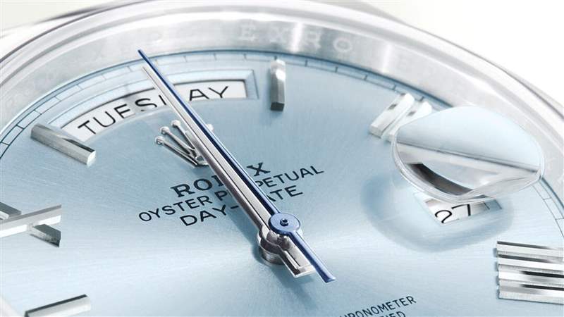 勞力士手表的指針堅持使用貴金屬制作,不論表殼是不銹鋼或是鉑金,它們面盤上的指針一律都是白金材質。 (rolex官網) 勞力士手表鑄造物料有多講究?即使是鋼表這個零件必然以K金打造-復刻表