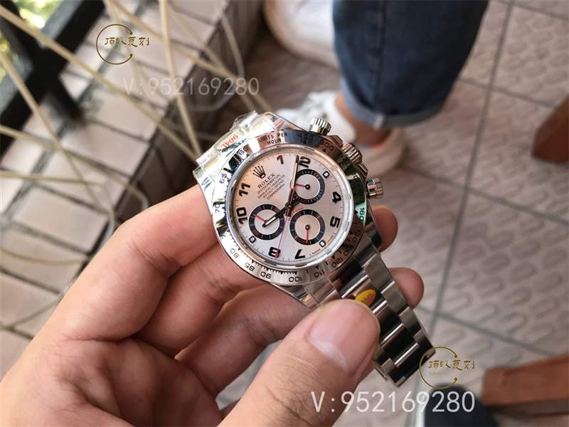 怎么能夠看出自己買的是N廠迪通拿復(fù)刻表4130機(jī)芯版本-復(fù)刻表