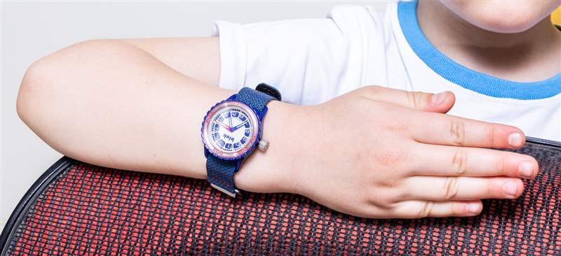 Blok 33 兒童手表評論-復刻表
