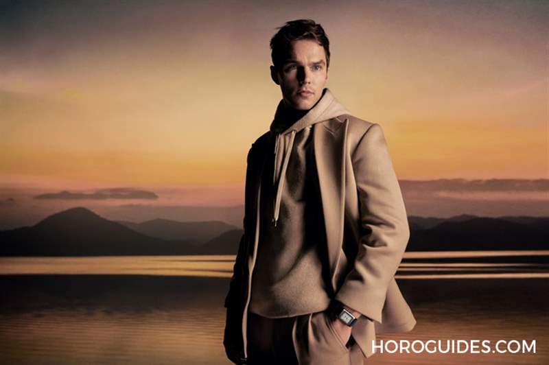 翻轉(zhuǎn)，風(fēng)格瞬間改變｜積家Reverso翻轉(zhuǎn)系列雙時區(qū)日歷腕表、雙面腕表小型款-復(fù)刻表