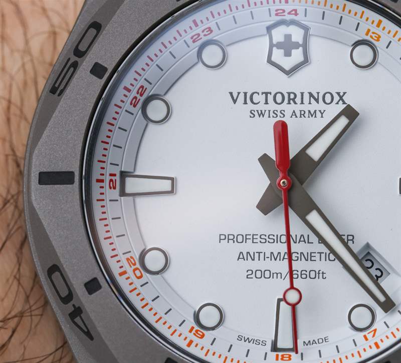 Victorinox 瑞士軍 INOX 專業(yè)潛水員鈦手表動手-復(fù)刻表