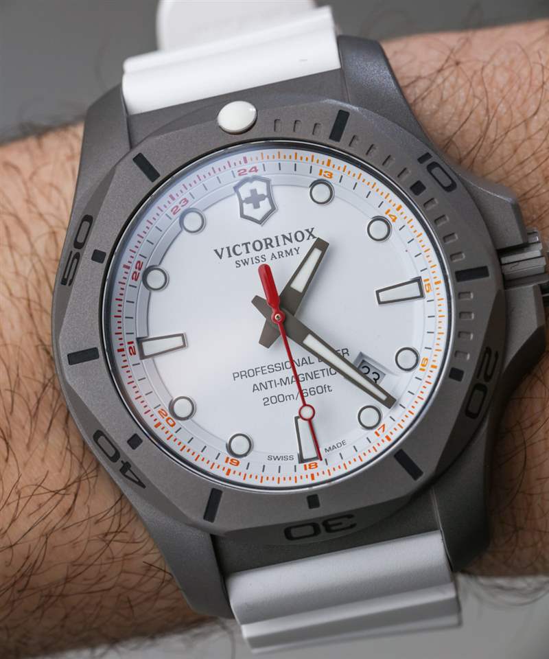 Victorinox 瑞士軍 INOX 專業(yè)潛水員鈦手表動手-復(fù)刻表