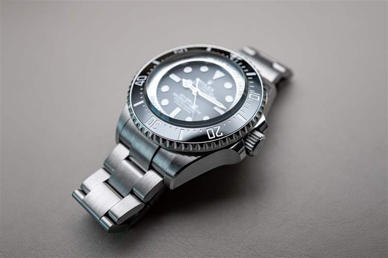 勞力士推出首款鈦金屬手表打破了防水記錄(我們有獨(dú)家現(xiàn)場(chǎng)照片)-復(fù)刻表