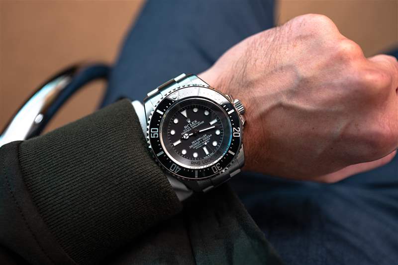 勞力士推出首款鈦金屬手表打破了防水記錄(我們有獨(dú)家現(xiàn)場(chǎng)照片)-復(fù)刻表