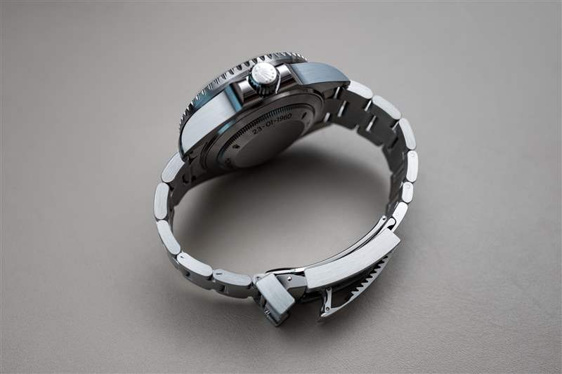 勞力士推出首款鈦金屬手表打破了防水記錄(我們有獨(dú)家現(xiàn)場(chǎng)照片)-復(fù)刻表