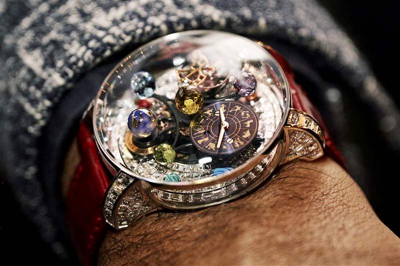 圖片報道Jacob & Co. 在西西里島舉行了一場盛大的盛會，發布了一款狂野的新“教父”手表-復刻表