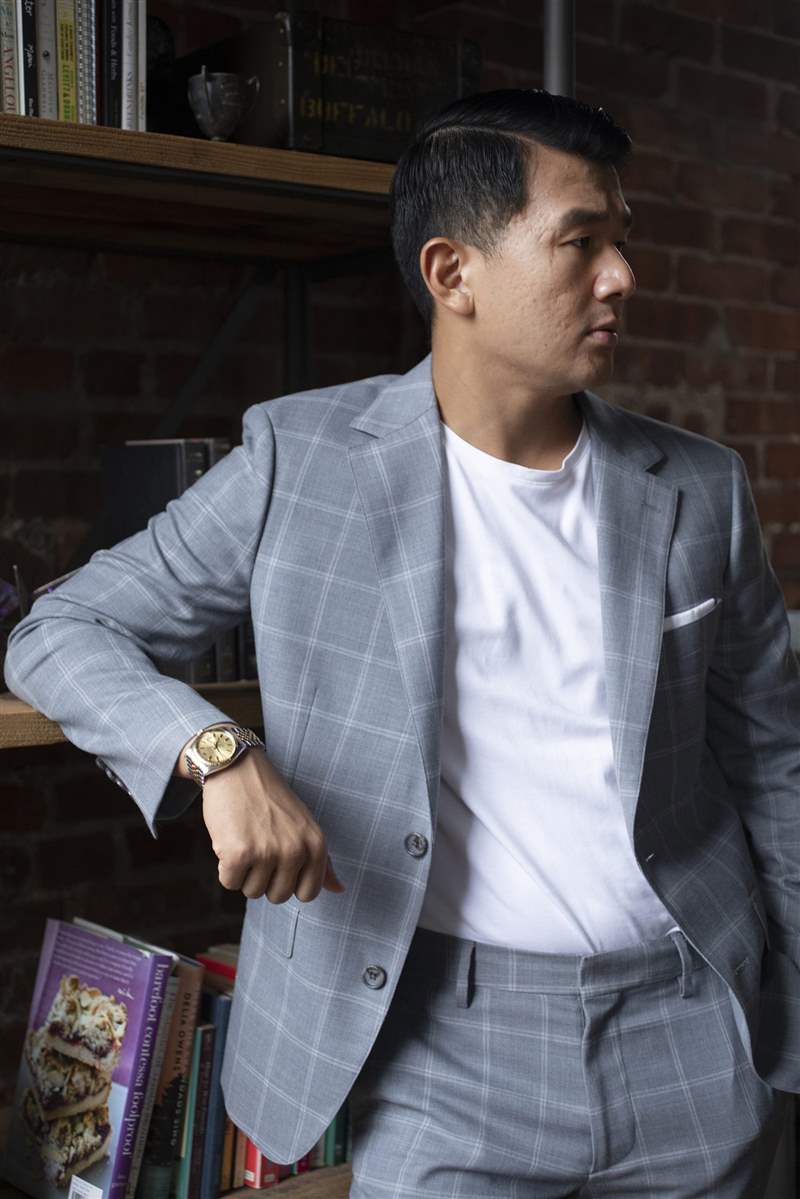 與演員、喜劇演員兼《每日秀》記者Ronny Chieng談手表-復刻表