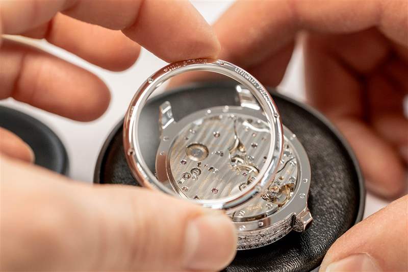 他們是如何制造的蕭邦Full Strike LUC“Día De Los Muertos”三問(wèn)報(bào)時(shí)腕表誘人歌唱下一個(gè)世界-復(fù)刻表