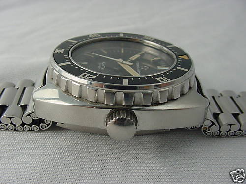 永恒超級(jí)康蒂基 IDF 手表側(cè)