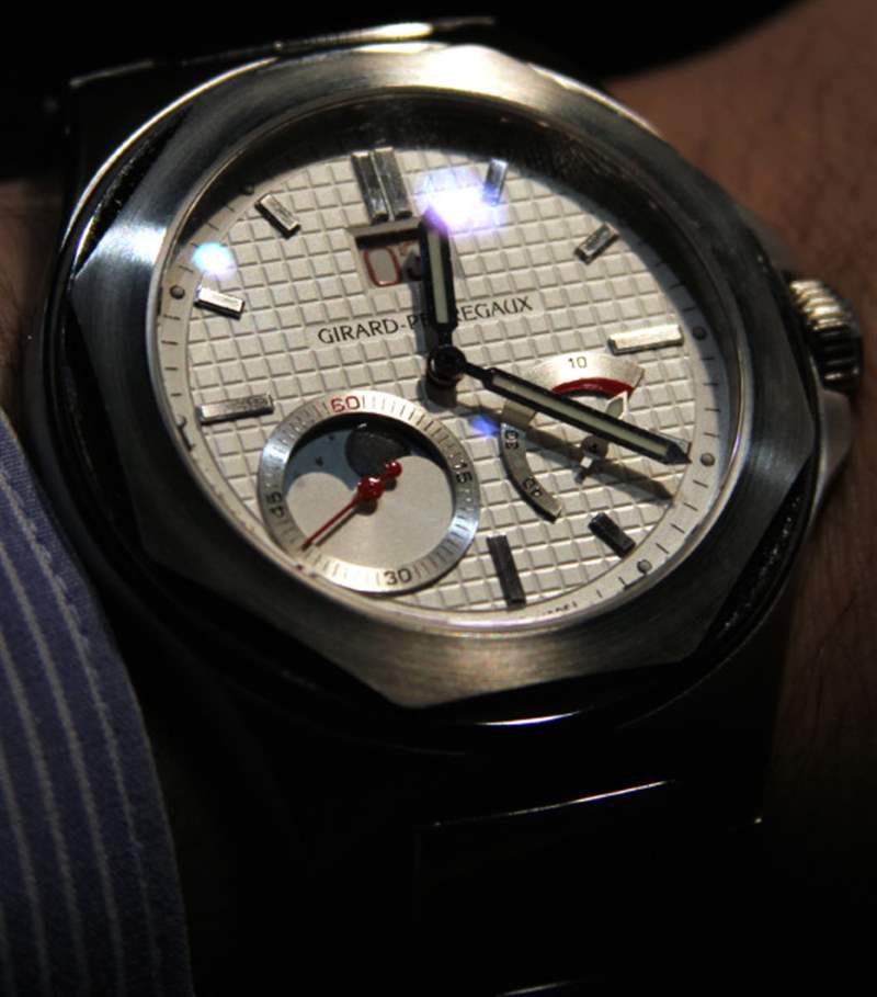 Girard-Perregaux Sport Classique Laureato EVO3 Large Date Mens  Watch 80185-11-131-11A See larger image Share your own customer  imagesGirard-Perregaux Sport Classique Laureato EVO3 GP芝柏表運動經典勞雷亞托Evo 3大日歷手表-復刻表