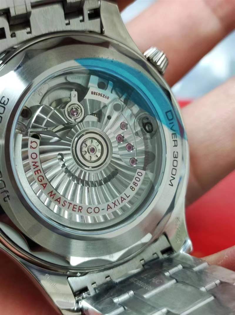 SBF廠(VS廠)歐米茄海馬300升級V3版怎么樣,機(jī)芯添加小砝碼-復(fù)刻表