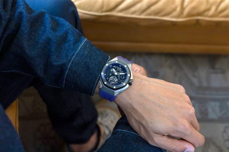 第二意見加入我,因為我試圖理解皇家橡樹概念“黑豹”飛行陀飛輪-復(fù)刻表