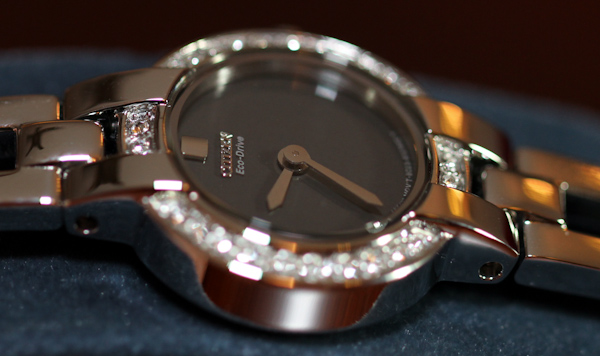 西鐵城光動能 EW9990-54E-10 公民生態驅動女士剪影手鐲EW9990-54E手表評論-復刻表