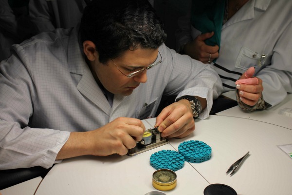 愛麗兒參觀尼瓦洛克斯 Nivarox內部——瑞士鐘表業的心臟-復刻表