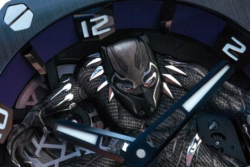 第二意見加入我,因為我試圖理解皇家橡樹概念“黑豹”飛行陀飛輪-復(fù)刻表