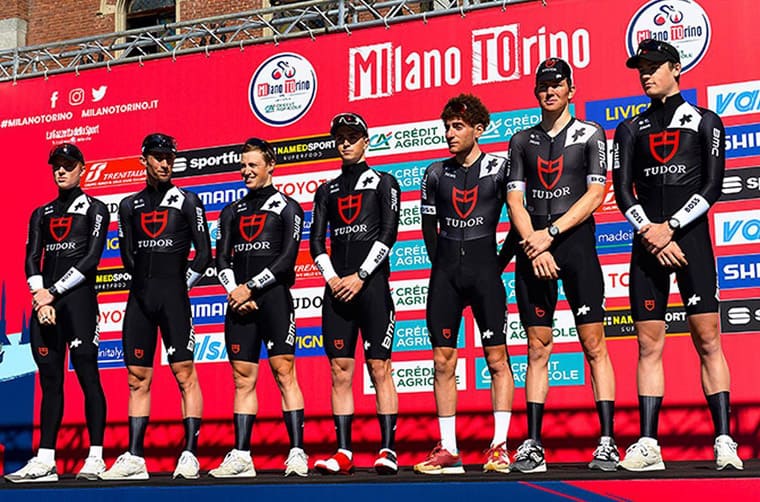 帝舵自行車隊摘下隊史首座職業賽冠軍車手戴特制Black Bay領獎-復刻表