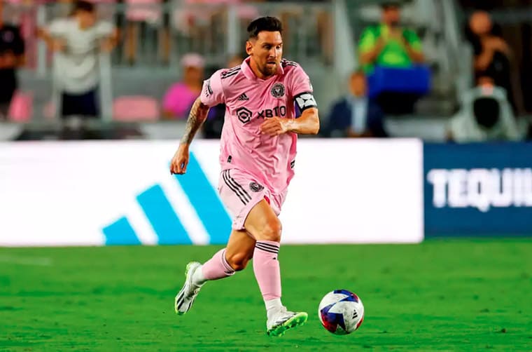 系金耶嗎？網傳足球巨星梅西戴一款 “球王專屬隱藏版” 紫色PP金鷹5811-復刻表