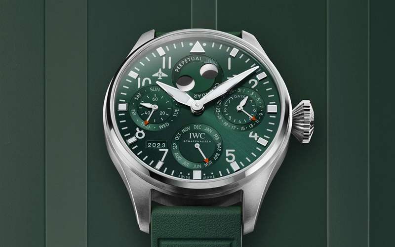 萬國推出Big Pilot Perpetual Calendar Green綠色表盤萬年歷腕表-復刻表