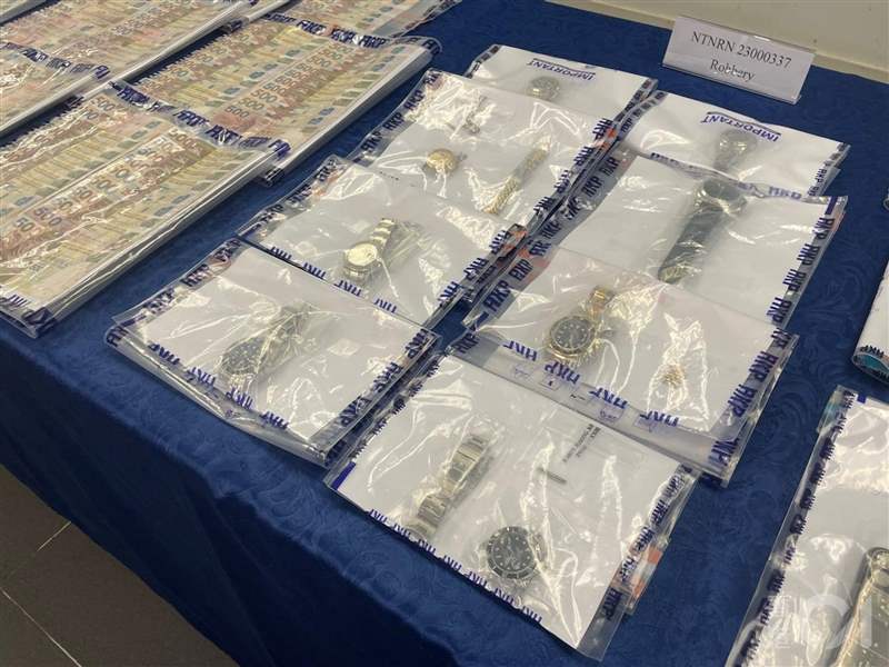 5月14日屯門搶錶案大部分失錶也是勞力士出品,犯人於上月底落網(wǎng)(01資料圖片/ 呂婉怡攝) 全球最大失表數(shù)據(jù)庫:登記被盜名表高達10億英鎊近半牌子是?-復刻表